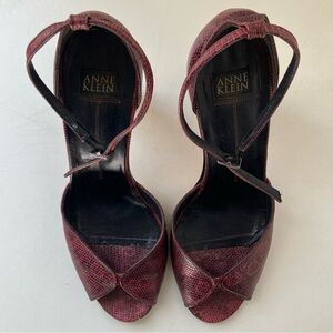 Vintage Anne Klein Textured Bordeaux Reptile Print Block Heels Peep Toe Strap